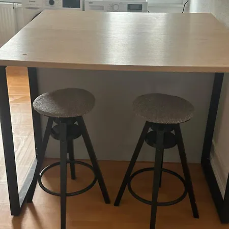 Monteur 3 *